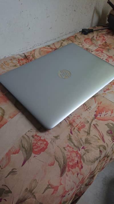 HP CORE I5 7TH GEN 500 GB SSD 10/9 CONDITION