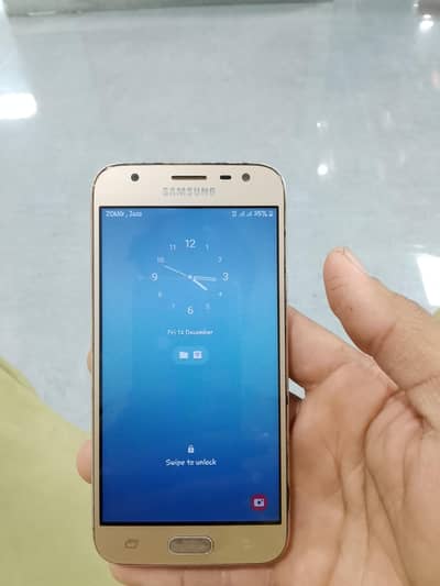 Mobile Samsung Galaxy j3 pro 2/16GB PTA approved