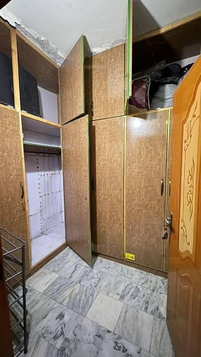 11 MARLA HOUSE FOR SALE AT IDEAL LOCATION IN IQBAL TOWN.