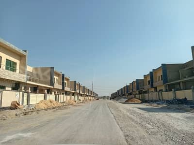 CHANCE DEAL 300 SQ YD BRAND NEW HOUSE ON SALE