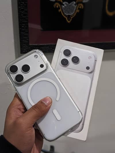 IPHONE 17 PRO FACTORY UNLOCK