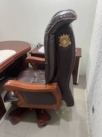 imported executive office table chair & visitors chairs