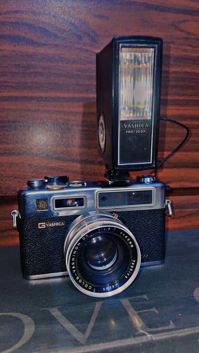 Antique classic Camera show piece