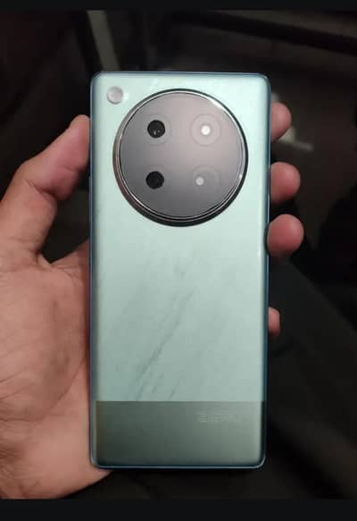 Infinix zero 40 lash condition brand new