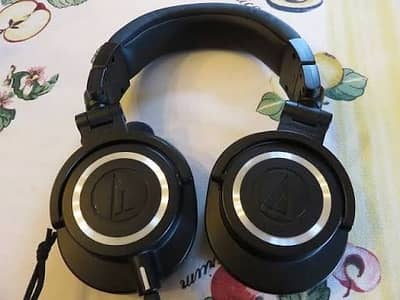 AUDIO TECHNICA ATH-M50X HEADPHONES