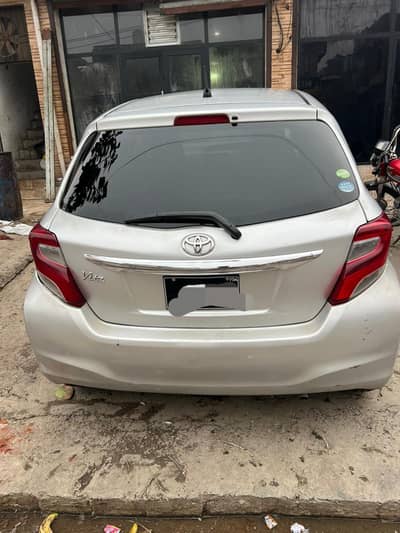 TOYATA VITZ 14 BATA 17 MODLE FOR SALE CONTACT 03114003600