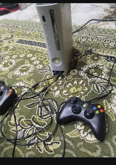 XBoX 360 100 Game installed  & GTA 5 then each other