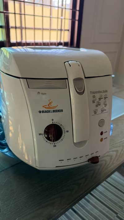 Black & Decker Electric Deep Fryer (USED 2-3 Times Only)
