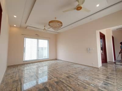 1 kanal upper Portion available for rant in DHA Phase 6