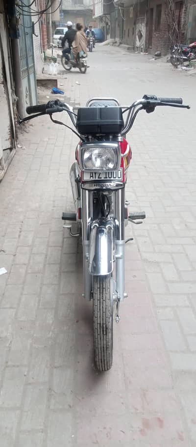 Honda CG 125 2025 Model | Red | 2750 KM | Full Genuine