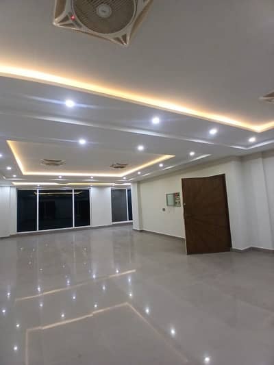 8 Marla Commercial 1st floor Hall for rent near market serious client only