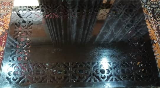 Centre table serious buyer needed 10/10 condition price negotiable