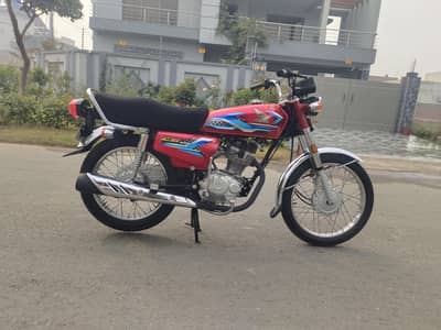 Honda 125 CG bike