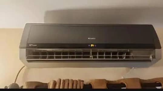 Gree 1.5 ton DC inverter heat and cool