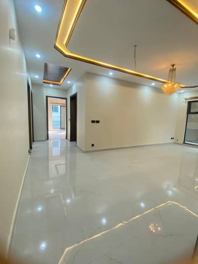 2 Kanal Beautiful House having 4 Bedrooms Attach bathrooms Drawing and Dinning Fully independent