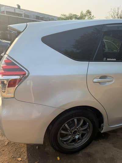 Toyota prius alfa 7 seater