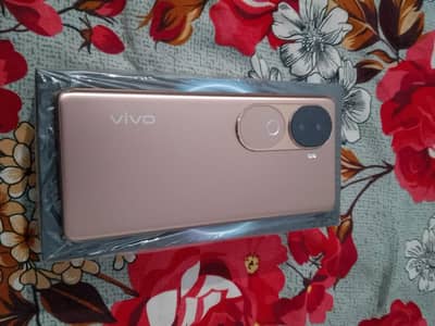 Vivo v40e 1 month warranty available 10by10  RS 90000 8+8 RAM  256GB