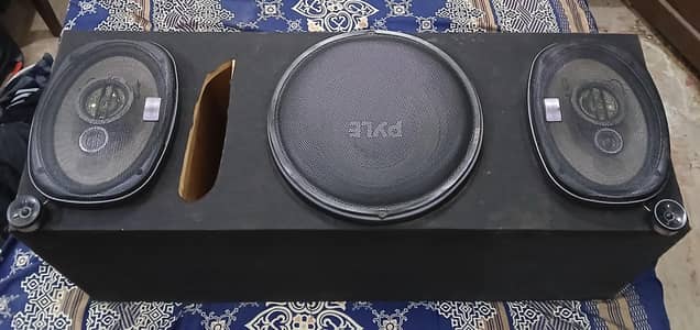 Kenwood Car Sound System – Like New – Powerful Bass
