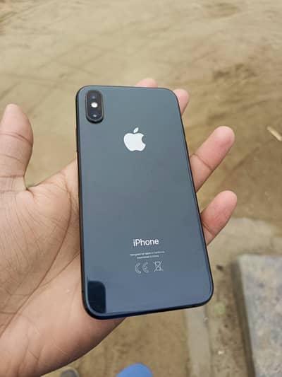 I Phone XS   factory unlock 64 gb