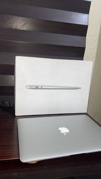 MacBook Air 2017 – 8GB/128GB – With Original Box & Charger