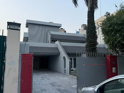 2 KANAL HOUSE IS AVAILABLE FOR RENT IN GARDEN TOWN