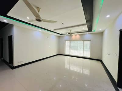 12000 SQ FT PLAZA FLOOR IS AVAILABLE FOR RENT IN GULBERG
