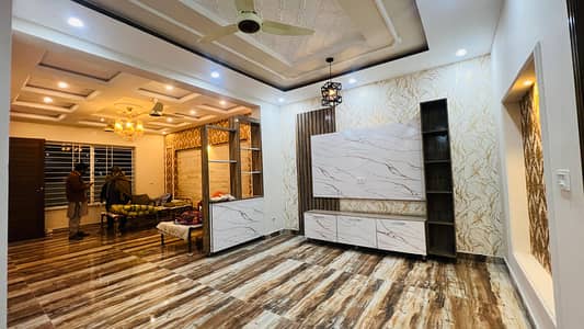 7 MARLA DOUBLE STOREY BRAND NEW HOUSE FOR SALE