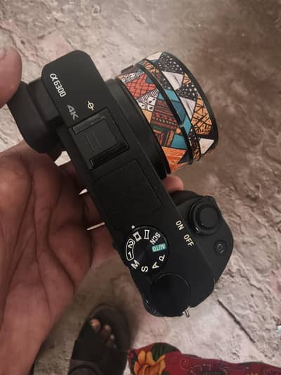 sony a6300 with 16 50mm lens bettery charger