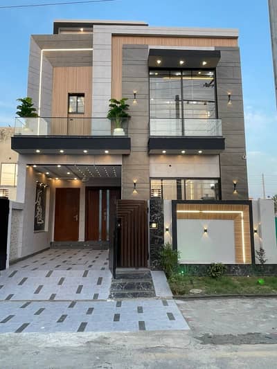 Ideally Located Prime Location House Of 5 Marla Is Available For sale In Lahore