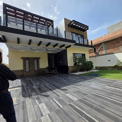 independent house for commercial use 500 gaz in Gulshan Jamal