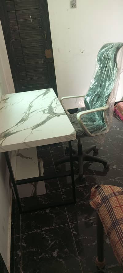 Urgent table and Chair for sell