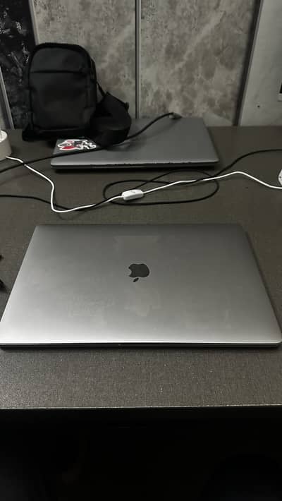 Apple Macbook Pro 2017 Touchbar