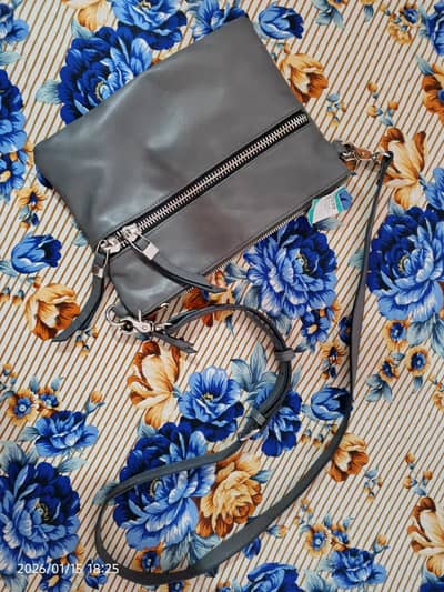 ladies bags and mes wallets imported