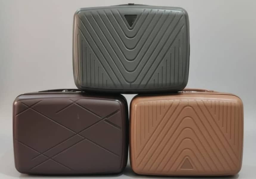 Makeup box unbroken 6