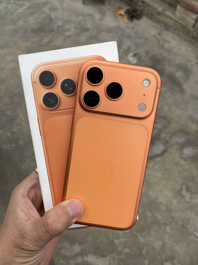 iPhone 17 PRO Cosmic Orange