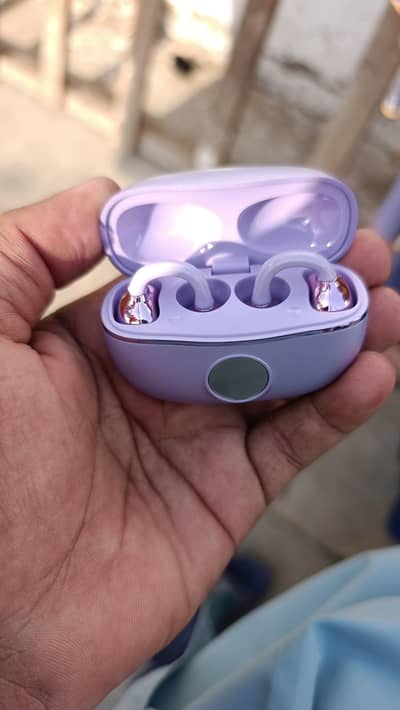 original airbuds only 15 days used hey condition 10by10