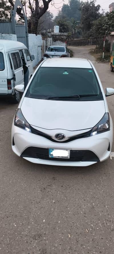 Toyota vitz 2015