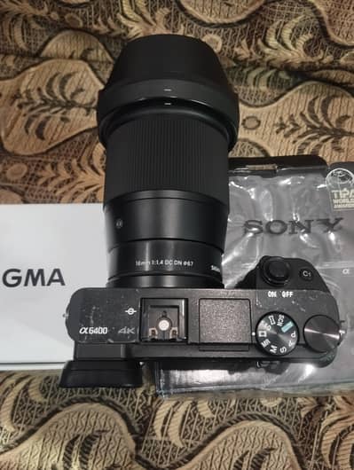 Sony a6400 16mm 1.4