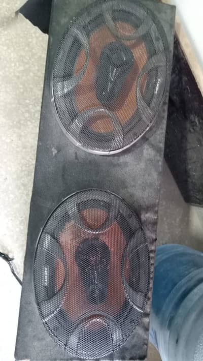 Car Bass Amplifier Almani and Bass Tube with Speakers