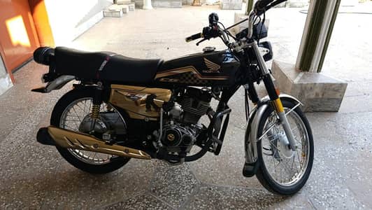 Honda CG 125 Special Edition | Self Start | Black Golden Beauty
