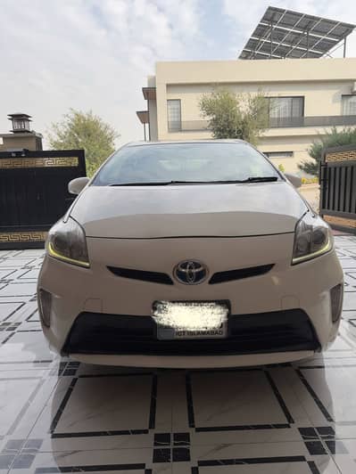 Toyota Prius 2014/17 | Hybrid Auto | Excellent Condition