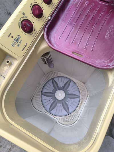SUPER ASIA WASHING MACHINE  FOR SALE  SA 240  IN GOOD CONDITION