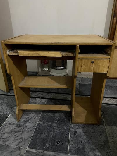 Computer table for sale used, good quality wood in very less price
