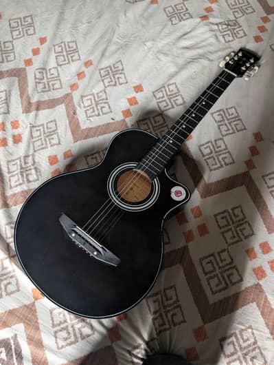 beginner guitar neat condition. with bag