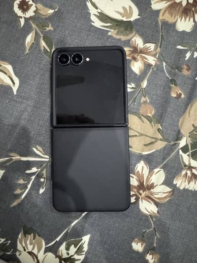 Samsung Mobile Z Flip 7 256gb non pta unlocked