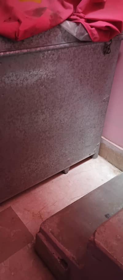 (4feet by 3 feet,) Steel Trunk (Peti)