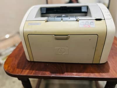 HP Laserjet 1020 with 300 A4 sheets free