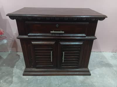 Wooden Bed with 2 Side Tables – Excellent Condition