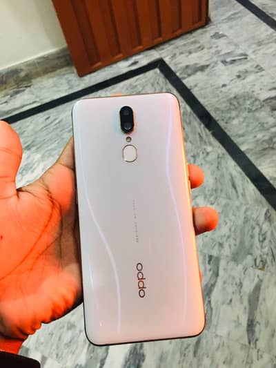 Oppo f11 8/256 With Box