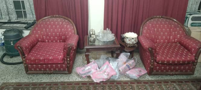 Five seater sofa set available in very good condition